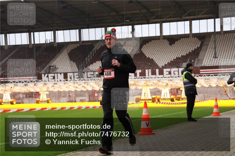 08.12.2024 - St. Pauli X-Mass-Run No. 14 Yannick Fuchs http://msf.ph/oto/7476732 08.12.2024 09:58:54 Ziel 111, 488, 989, 1105, 1119, 2722, 2983 meine-sportfotos.de