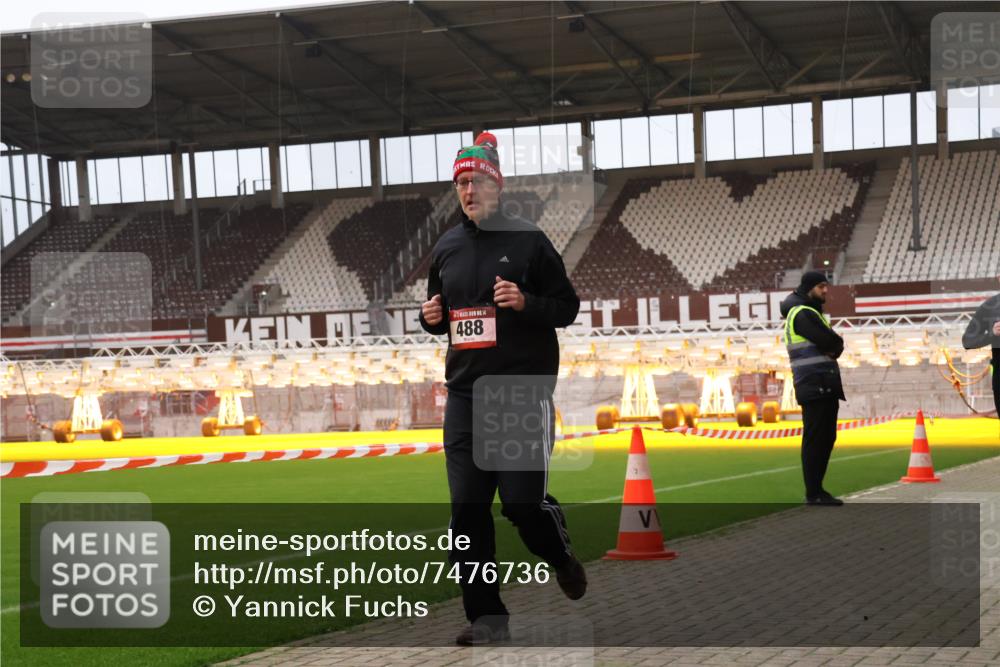 08.12.2024 - St. Pauli X-Mass-Run No. 14 Yannick Fuchs http://msf.ph/oto/7476736 08.12.2024 09:58:54 Ziel 111, 488, 989, 1105, 1119, 2722, 2983 meine-sportfotos.de