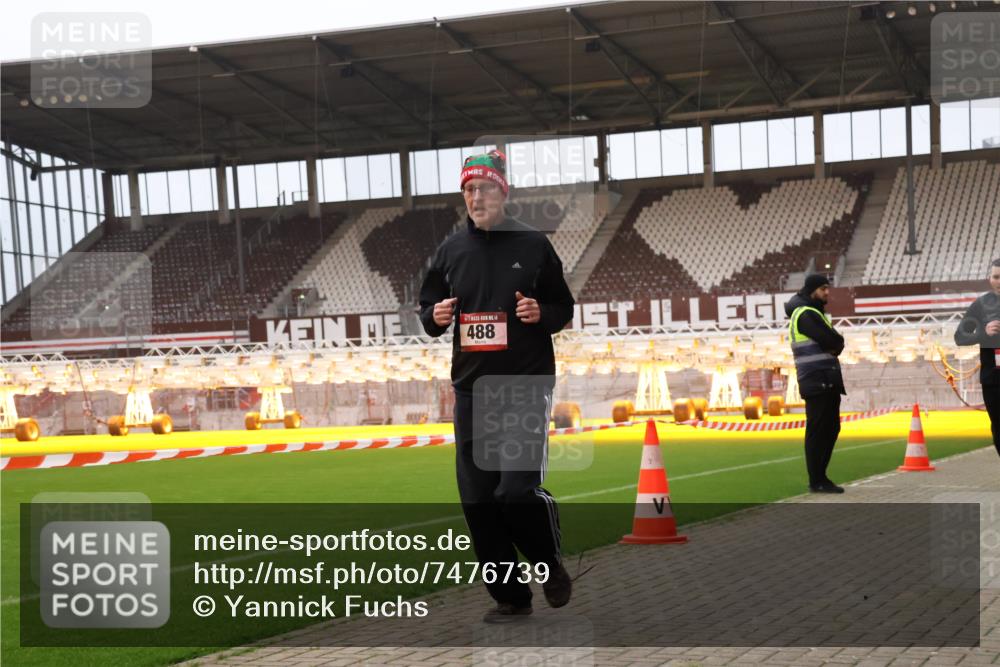 08.12.2024 - St. Pauli X-Mass-Run No. 14 Yannick Fuchs http://msf.ph/oto/7476739 08.12.2024 09:58:54 Ziel 111, 488, 989, 1105, 1119, 2722, 2983 meine-sportfotos.de