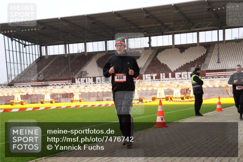08.12.2024 - St. Pauli X-Mass-Run No. 14 Yannick Fuchs http://msf.ph/oto/7476742 08.12.2024 09:58:54 Ziel 111, 488, 989, 1105, 1119, 2722, 2983 meine-sportfotos.de