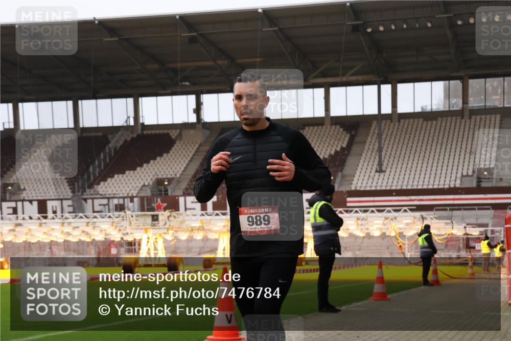 08.12.2024 - St. Pauli X-Mass-Run No. 14 Yannick Fuchs http://msf.ph/oto/7476784 08.12.2024 09:58:57 Ziel 111, 488, 989, 2722, 2983 meine-sportfotos.de