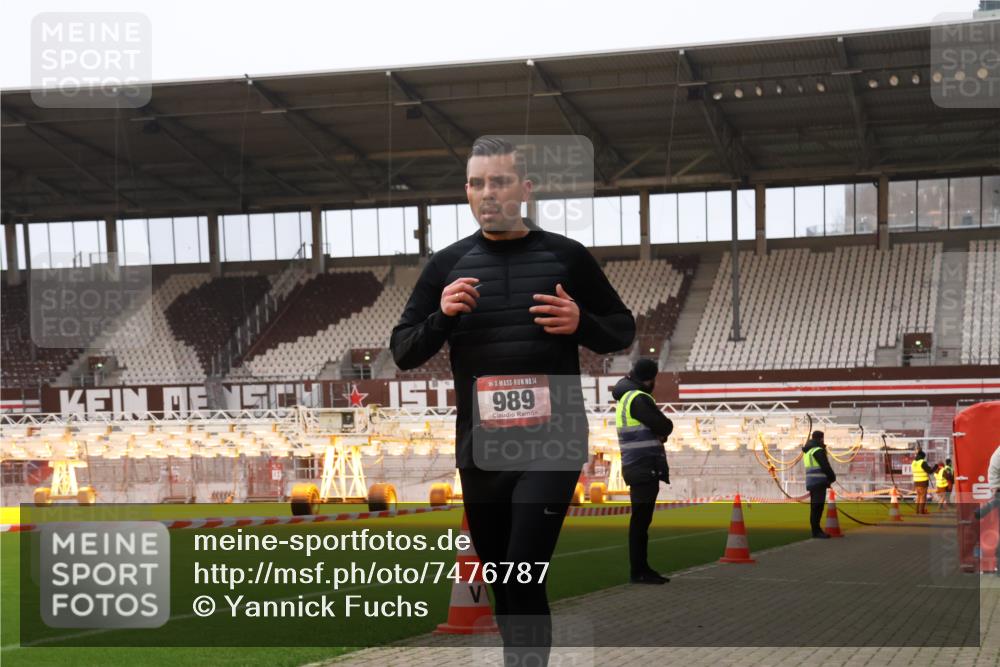 08.12.2024 - St. Pauli X-Mass-Run No. 14 Yannick Fuchs http://msf.ph/oto/7476787 08.12.2024 09:58:57 Ziel 111, 488, 989, 2722, 2983 meine-sportfotos.de