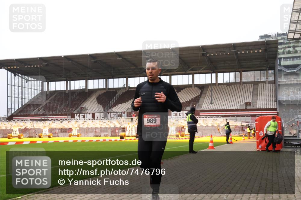 08.12.2024 - St. Pauli X-Mass-Run No. 14 Yannick Fuchs http://msf.ph/oto/7476796 08.12.2024 09:58:57 Ziel 111, 488, 989, 2722, 2983 meine-sportfotos.de