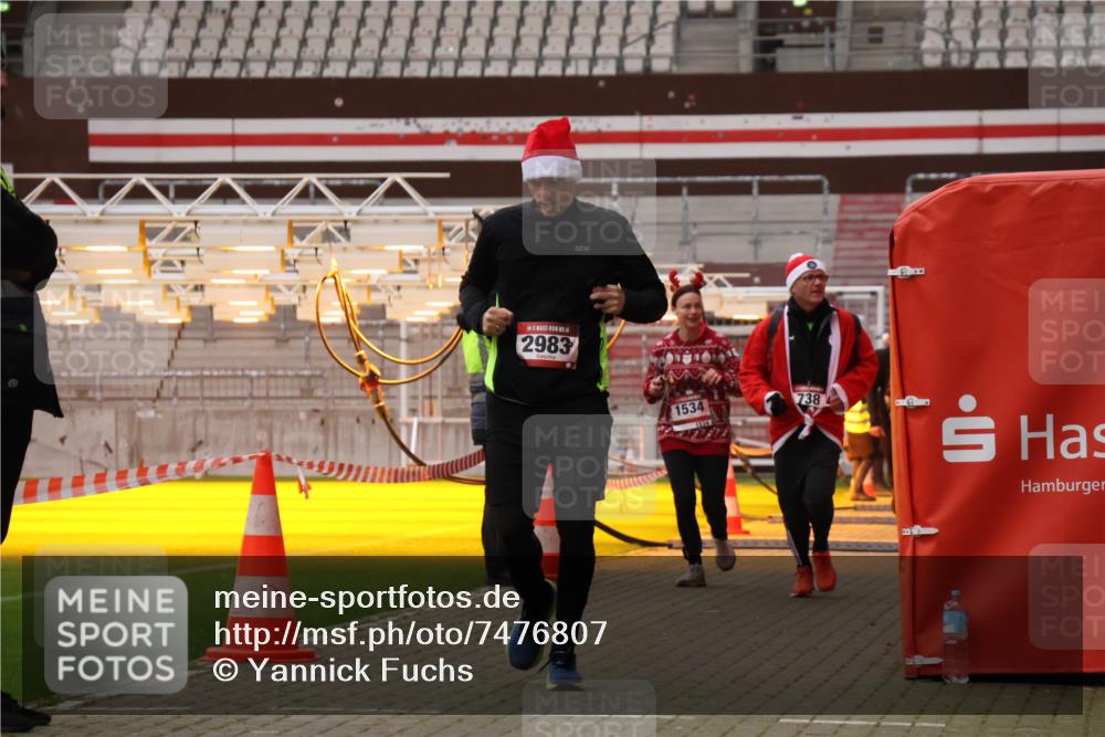 08.12.2024 - St. Pauli X-Mass-Run No. 14 Yannick Fuchs http://msf.ph/oto/7476807 08.12.2024 09:59:07 Ziel 738, 1202, 1534, 1802, 1874, 2983, 3293 meine-sportfotos.de