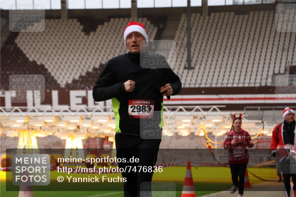 08.12.2024 - St. Pauli X-Mass-Run No. 14 Yannick Fuchs http://msf.ph/oto/7476836 08.12.2024 09:59:10 Ziel 738, 1202, 1534, 1802, 1874, 2983, 3293 meine-sportfotos.de