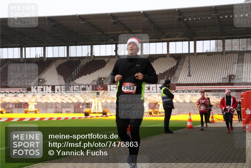 08.12.2024 - St. Pauli X-Mass-Run No. 14 Yannick Fuchs http://msf.ph/oto/7476863 08.12.2024 09:59:10 Ziel 738, 1202, 1534, 1802, 1874, 2983, 3293 meine-sportfotos.de