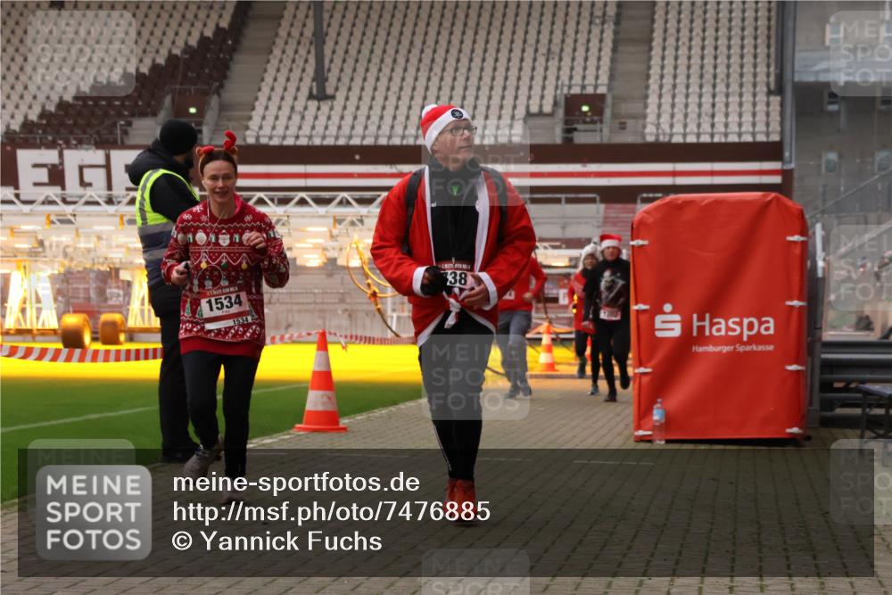 08.12.2024 - St. Pauli X-Mass-Run No. 14 Yannick Fuchs http://msf.ph/oto/7476885 08.12.2024 09:59:13 Ziel 738, 1202, 1534, 1802, 1874, 2983, 3293 meine-sportfotos.de