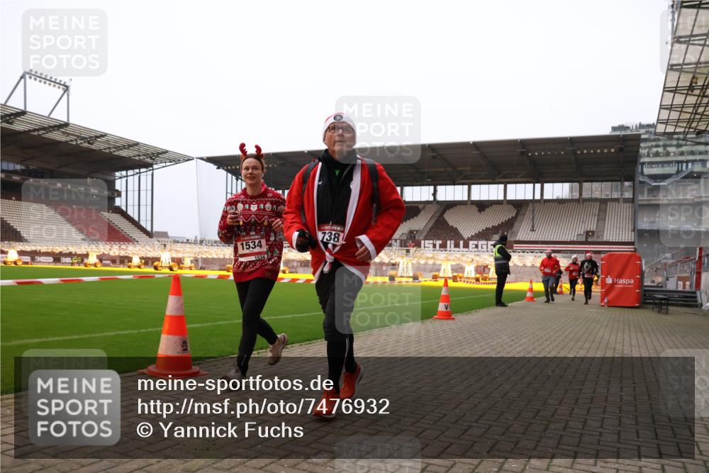 08.12.2024 - St. Pauli X-Mass-Run No. 14 Yannick Fuchs http://msf.ph/oto/7476932 08.12.2024 09:59:15 Ziel 738, 1202, 1534, 1802, 1874, 2983, 3293 meine-sportfotos.de