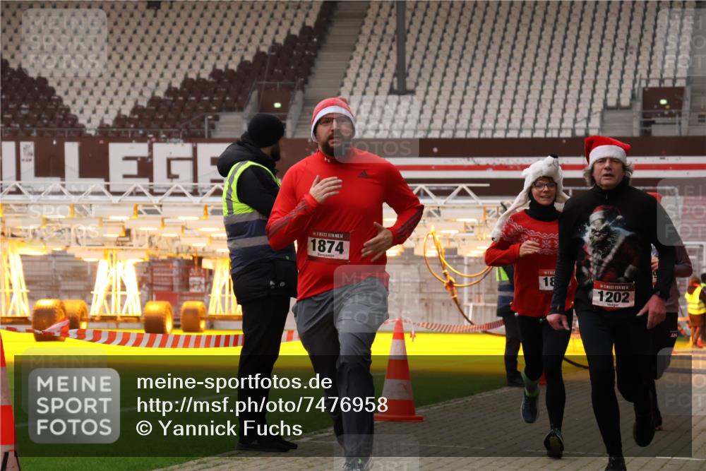 08.12.2024 - St. Pauli X-Mass-Run No. 14 Yannick Fuchs http://msf.ph/oto/7476958 08.12.2024 09:59:18 Ziel 431, 738, 1202, 1534, 1802, 1874, 2746, 2983, 3293 meine-sportfotos.de