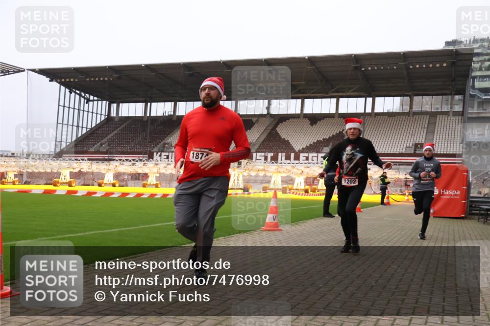 08.12.2024 - St. Pauli X-Mass-Run No. 14 Yannick Fuchs http://msf.ph/oto/7476998 08.12.2024 09:59:20 Ziel 431, 738, 1202, 1534, 1802, 1874, 2746, 3293 meine-sportfotos.de