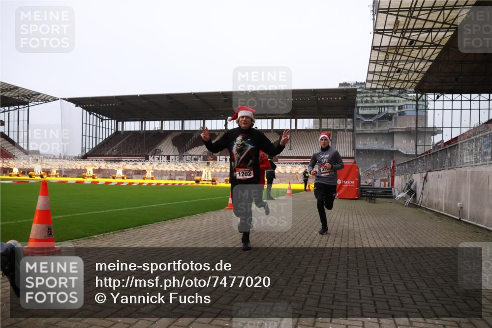 08.12.2024 - St. Pauli X-Mass-Run No. 14 Yannick Fuchs http://msf.ph/oto/7477020 08.12.2024 09:59:21 Ziel 431, 738, 1202, 1534, 1802, 1874, 2746, 3293 meine-sportfotos.de
