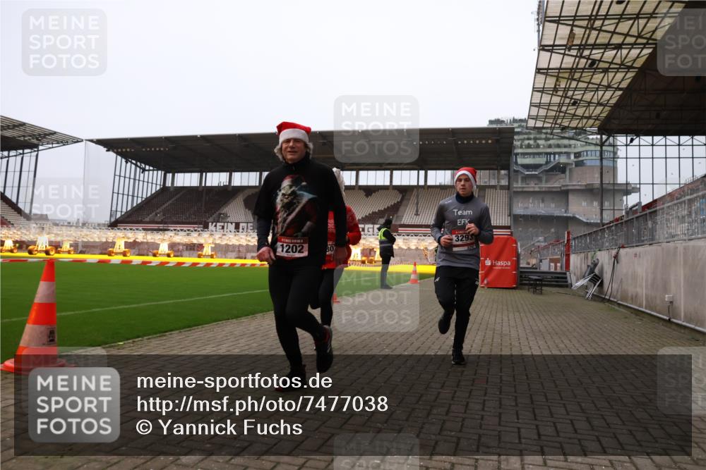 08.12.2024 - St. Pauli X-Mass-Run No. 14 Yannick Fuchs http://msf.ph/oto/7477038 08.12.2024 09:59:22 Ziel 431, 738, 1202, 1534, 1802, 1874, 2746, 2762, 3293 meine-sportfotos.de