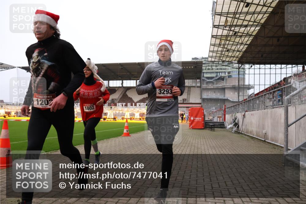 08.12.2024 - St. Pauli X-Mass-Run No. 14 Yannick Fuchs http://msf.ph/oto/7477041 08.12.2024 09:59:22 Ziel 431, 738, 1202, 1534, 1802, 1874, 2746, 2762, 3293 meine-sportfotos.de