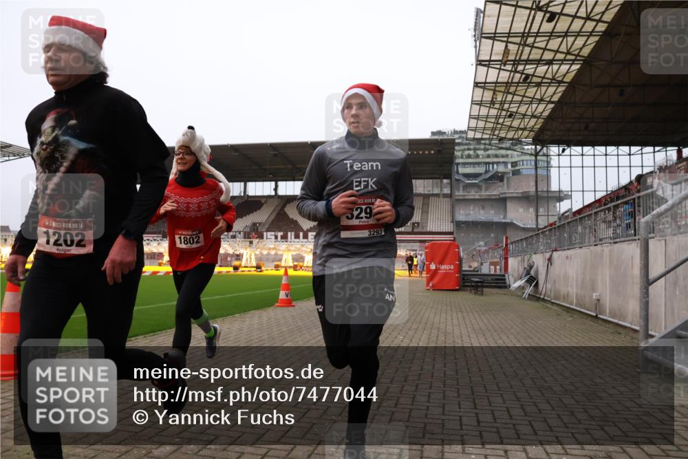 08.12.2024 - St. Pauli X-Mass-Run No. 14 Yannick Fuchs http://msf.ph/oto/7477044 08.12.2024 09:59:22 Ziel 431, 738, 1202, 1534, 1802, 1874, 2746, 2762, 3293 meine-sportfotos.de