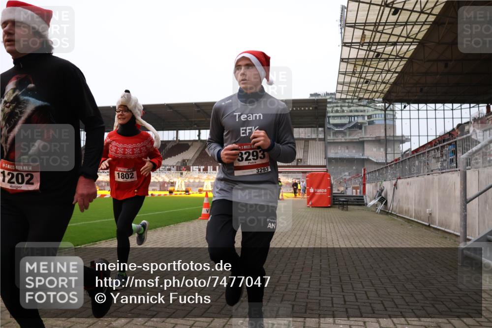 08.12.2024 - St. Pauli X-Mass-Run No. 14 Yannick Fuchs http://msf.ph/oto/7477047 08.12.2024 09:59:22 Ziel 431, 738, 1202, 1534, 1802, 1874, 2746, 2762, 3293 meine-sportfotos.de