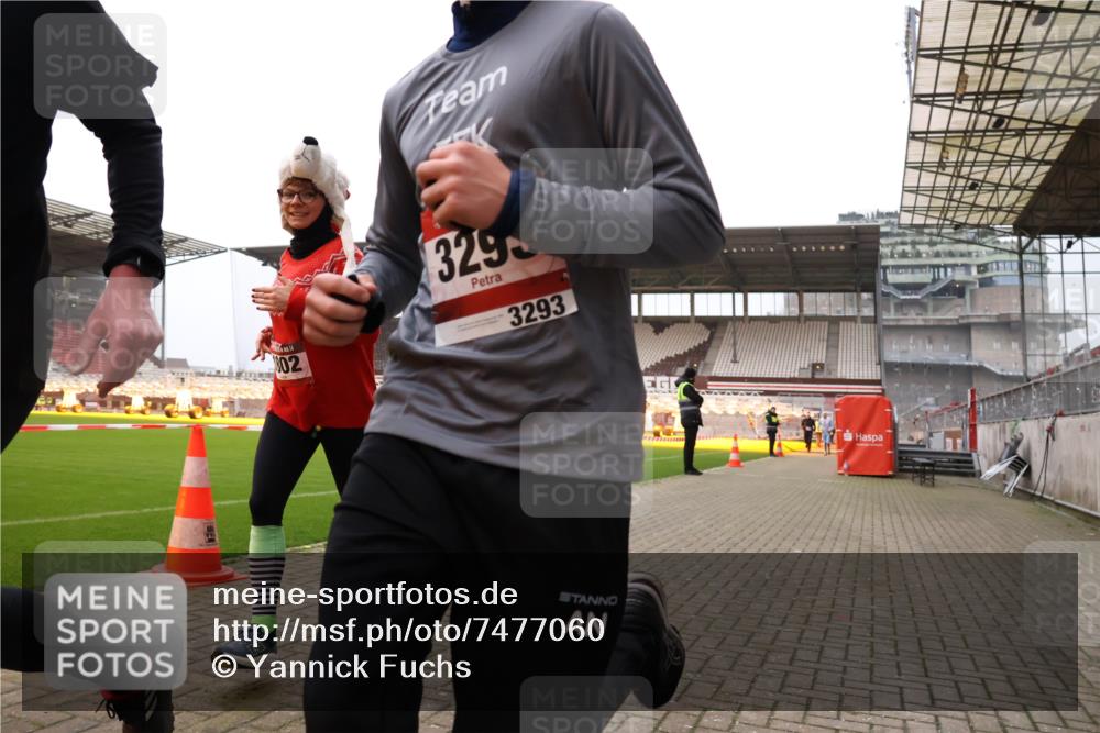 08.12.2024 - St. Pauli X-Mass-Run No. 14 Yannick Fuchs http://msf.ph/oto/7477060 08.12.2024 09:59:23 Ziel 431, 738, 1202, 1534, 1802, 1874, 2746, 2762, 3293 meine-sportfotos.de