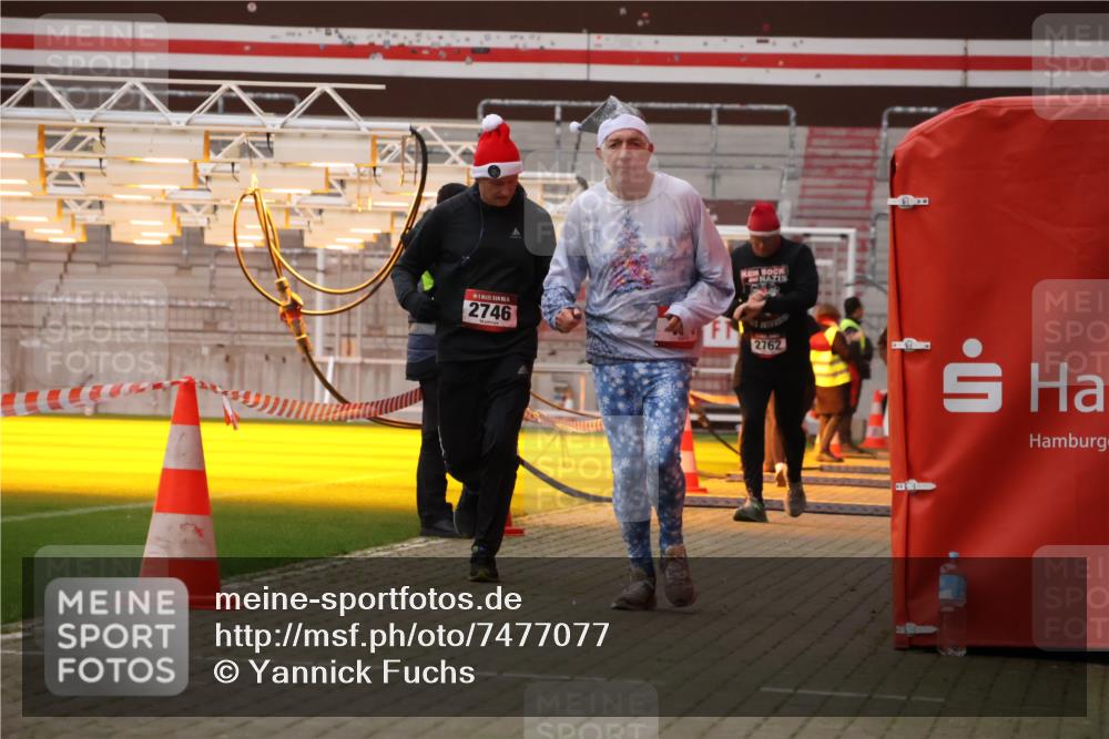 08.12.2024 - St. Pauli X-Mass-Run No. 14 Yannick Fuchs http://msf.ph/oto/7477077 08.12.2024 09:59:27 Ziel 190, 431, 1202, 1802, 1874, 2746, 2762, 3156, 3157, 3293 meine-sportfotos.de