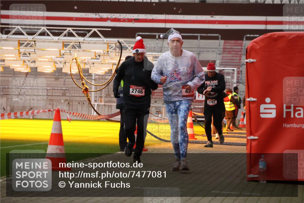 08.12.2024 - St. Pauli X-Mass-Run No. 14 Yannick Fuchs http://msf.ph/oto/7477081 08.12.2024 09:59:27 Ziel 190, 431, 1202, 1802, 1874, 2746, 2762, 3156, 3157, 3293 meine-sportfotos.de