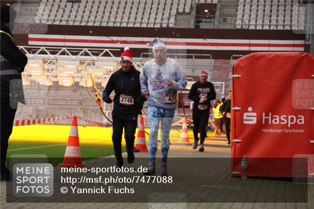 08.12.2024 - St. Pauli X-Mass-Run No. 14 Yannick Fuchs http://msf.ph/oto/7477088 08.12.2024 09:59:28 Ziel 190, 431, 1202, 1802, 1874, 2746, 2762, 3156, 3157 meine-sportfotos.de
