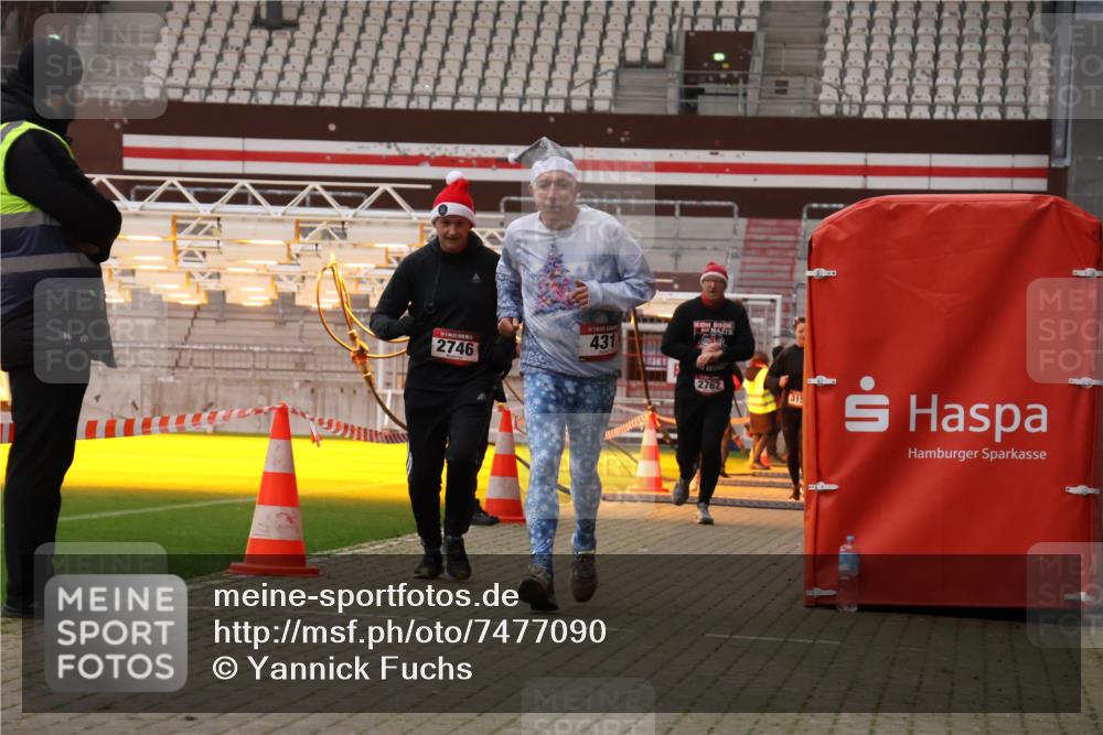 08.12.2024 - St. Pauli X-Mass-Run No. 14 Yannick Fuchs http://msf.ph/oto/7477090 08.12.2024 09:59:29 Ziel 190, 431, 1202, 1802, 2746, 2762, 3156, 3157 meine-sportfotos.de