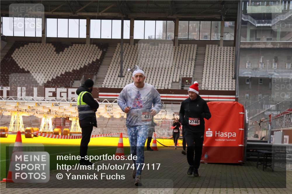 08.12.2024 - St. Pauli X-Mass-Run No. 14 Yannick Fuchs http://msf.ph/oto/7477117 08.12.2024 09:59:31 Ziel 190, 431, 1202, 1802, 2746, 2762, 3156, 3157 meine-sportfotos.de