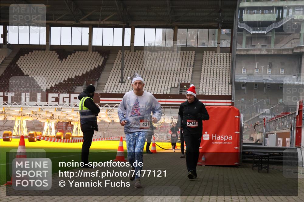 08.12.2024 - St. Pauli X-Mass-Run No. 14 Yannick Fuchs http://msf.ph/oto/7477121 08.12.2024 09:59:31 Ziel 190, 431, 1202, 1802, 2746, 2762, 3156, 3157 meine-sportfotos.de