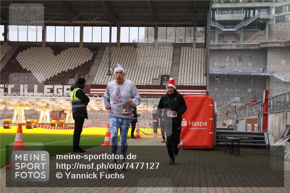 08.12.2024 - St. Pauli X-Mass-Run No. 14 Yannick Fuchs http://msf.ph/oto/7477127 08.12.2024 09:59:31 Ziel 190, 431, 1202, 1802, 2746, 2762, 3156, 3157 meine-sportfotos.de