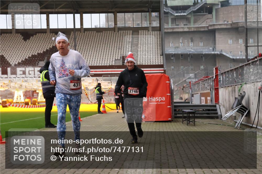 08.12.2024 - St. Pauli X-Mass-Run No. 14 Yannick Fuchs http://msf.ph/oto/7477131 08.12.2024 09:59:32 Ziel 190, 431, 2746, 2762, 3156, 3157 meine-sportfotos.de