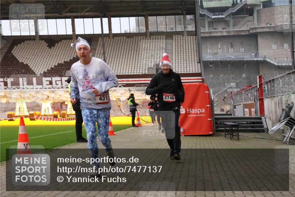 08.12.2024 - St. Pauli X-Mass-Run No. 14 Yannick Fuchs http://msf.ph/oto/7477137 08.12.2024 09:59:32 Ziel 190, 431, 2746, 2762, 3156, 3157 meine-sportfotos.de