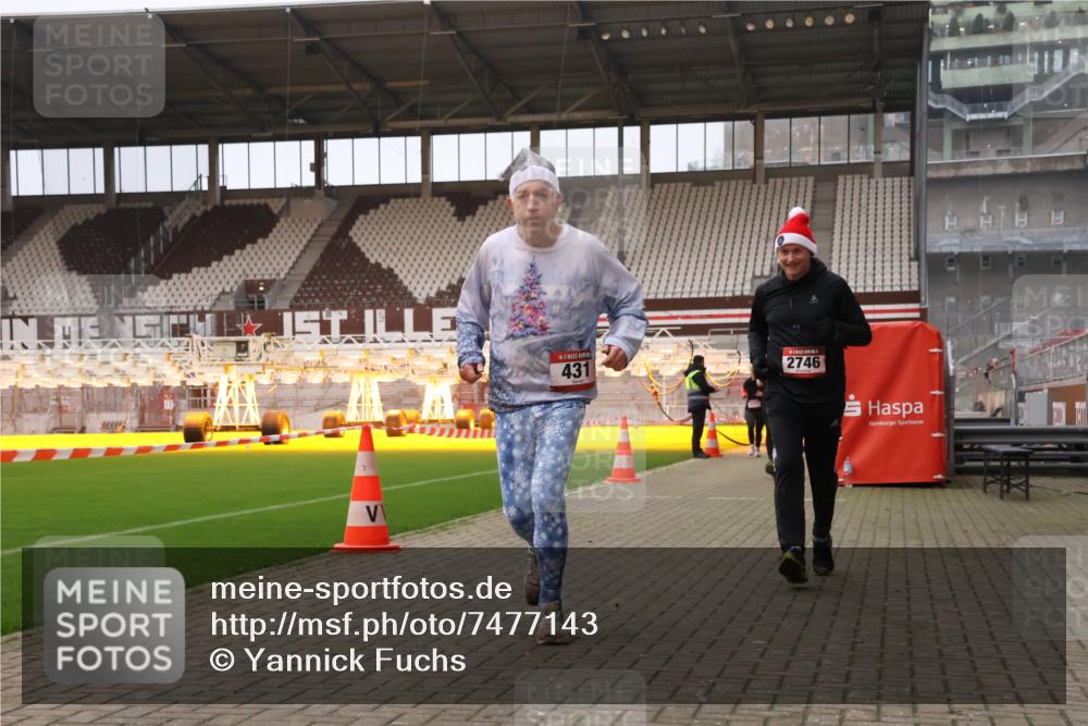 08.12.2024 - St. Pauli X-Mass-Run No. 14 Yannick Fuchs http://msf.ph/oto/7477143 08.12.2024 09:59:32 Ziel 190, 431, 2746, 2762, 3156, 3157 meine-sportfotos.de