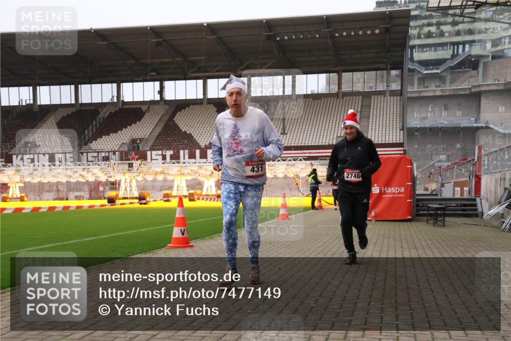 08.12.2024 - St. Pauli X-Mass-Run No. 14 Yannick Fuchs http://msf.ph/oto/7477149 08.12.2024 09:59:33 Ziel 190, 431, 2746, 2762, 3156, 3157 meine-sportfotos.de