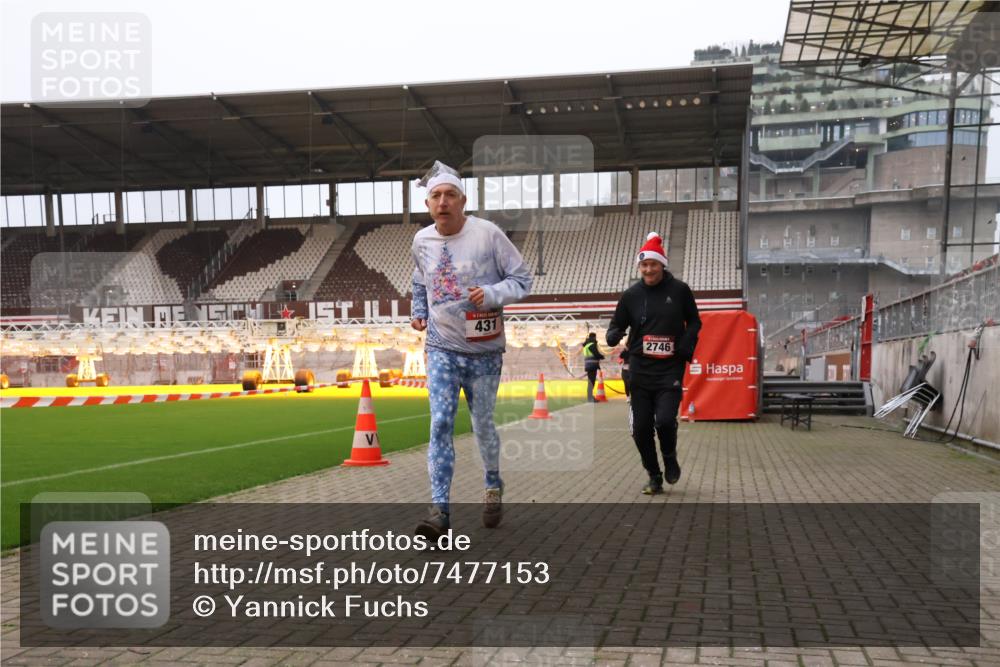08.12.2024 - St. Pauli X-Mass-Run No. 14 Yannick Fuchs http://msf.ph/oto/7477153 08.12.2024 09:59:33 Ziel 190, 431, 2746, 2762, 3156, 3157 meine-sportfotos.de