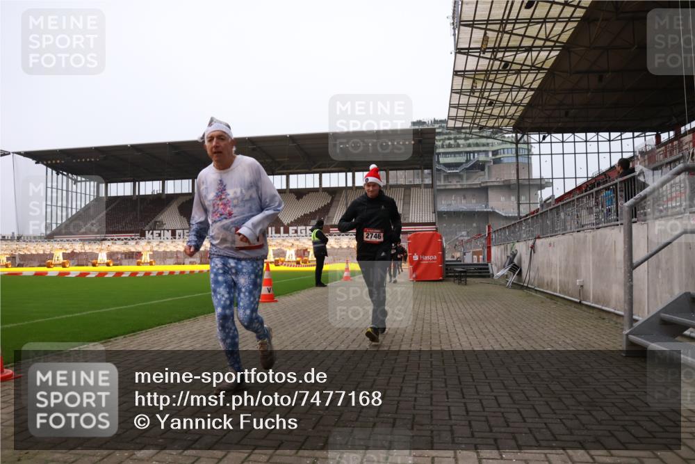 08.12.2024 - St. Pauli X-Mass-Run No. 14 Yannick Fuchs http://msf.ph/oto/7477168 08.12.2024 09:59:34 Ziel 100, 190, 431, 2746, 2762, 3156, 3157 meine-sportfotos.de