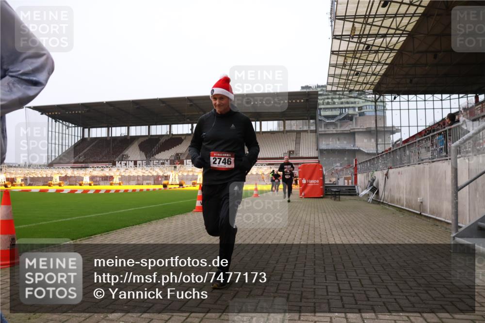 08.12.2024 - St. Pauli X-Mass-Run No. 14 Yannick Fuchs http://msf.ph/oto/7477173 08.12.2024 09:59:34 Ziel 100, 190, 431, 2746, 2762, 3156, 3157 meine-sportfotos.de