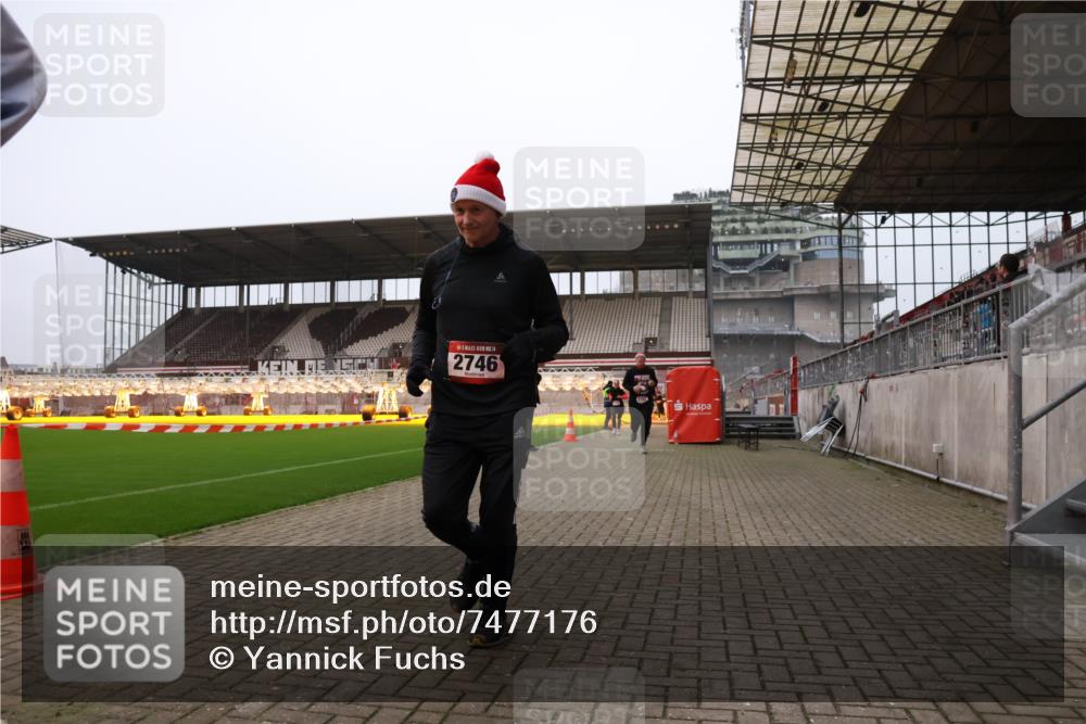 08.12.2024 - St. Pauli X-Mass-Run No. 14 Yannick Fuchs http://msf.ph/oto/7477176 08.12.2024 09:59:34 Ziel 100, 190, 431, 2746, 2762, 3156, 3157 meine-sportfotos.de