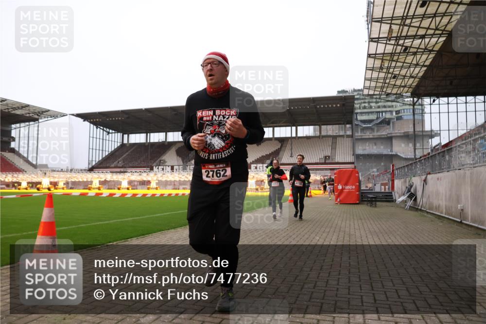 08.12.2024 - St. Pauli X-Mass-Run No. 14 Yannick Fuchs http://msf.ph/oto/7477236 08.12.2024 09:59:39 Ziel 100, 190, 431, 2746, 2762, 2932, 3156, 3157 meine-sportfotos.de