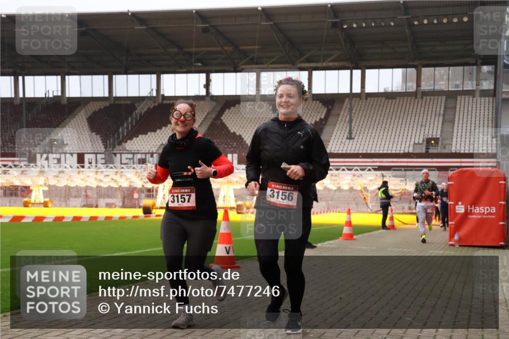 08.12.2024 - St. Pauli X-Mass-Run No. 14 Yannick Fuchs http://msf.ph/oto/7477246 08.12.2024 09:59:40 Ziel 100, 190, 431, 2746, 2762, 2932, 3156, 3157 meine-sportfotos.de