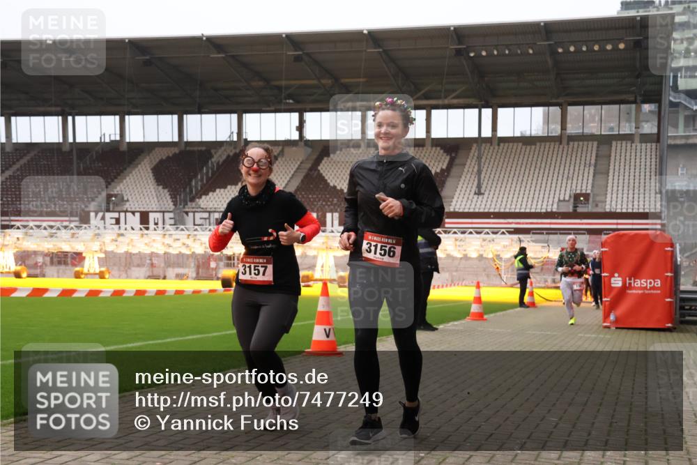 08.12.2024 - St. Pauli X-Mass-Run No. 14 Yannick Fuchs http://msf.ph/oto/7477249 08.12.2024 09:59:40 Ziel 100, 190, 431, 2746, 2762, 2932, 3156, 3157 meine-sportfotos.de