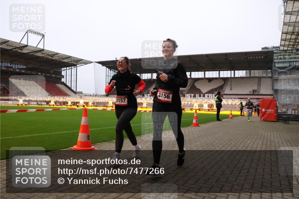 08.12.2024 - St. Pauli X-Mass-Run No. 14 Yannick Fuchs http://msf.ph/oto/7477266 08.12.2024 09:59:41 Ziel 100, 190, 431, 2746, 2762, 2932, 3156, 3157 meine-sportfotos.de
