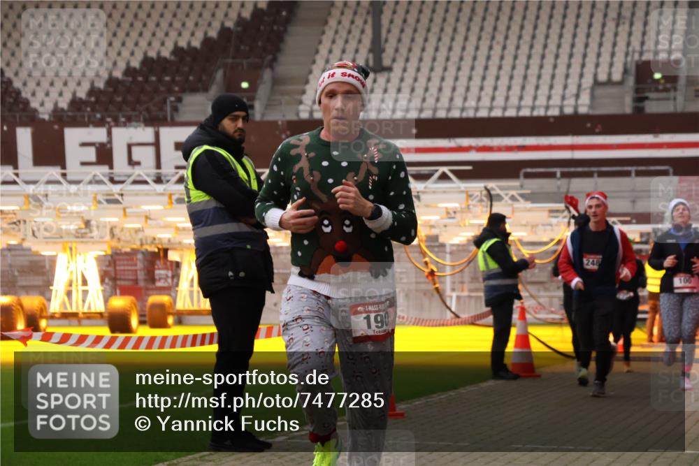 08.12.2024 - St. Pauli X-Mass-Run No. 14 Yannick Fuchs http://msf.ph/oto/7477285 08.12.2024 09:59:43 Ziel 100, 190, 2762, 2932, 3156, 3157 meine-sportfotos.de