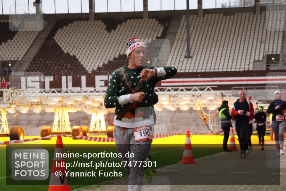 08.12.2024 - St. Pauli X-Mass-Run No. 14 Yannick Fuchs http://msf.ph/oto/7477301 08.12.2024 09:59:44 Ziel 100, 190, 2762, 2932, 3156, 3157, 3294 meine-sportfotos.de