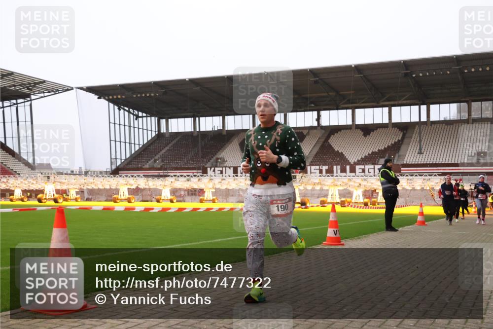 08.12.2024 - St. Pauli X-Mass-Run No. 14 Yannick Fuchs http://msf.ph/oto/7477322 08.12.2024 09:59:45 Ziel 100, 190, 2478, 2480, 2762, 2932, 3156, 3157, 3294 meine-sportfotos.de