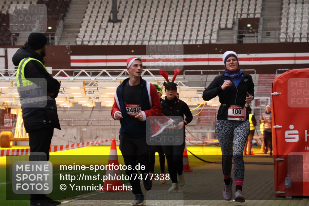08.12.2024 - St. Pauli X-Mass-Run No. 14 Yannick Fuchs http://msf.ph/oto/7477338 08.12.2024 09:59:47 Ziel 100, 190, 2478, 2480, 2762, 2932, 2958, 3156, 3157, 3294 meine-sportfotos.de
