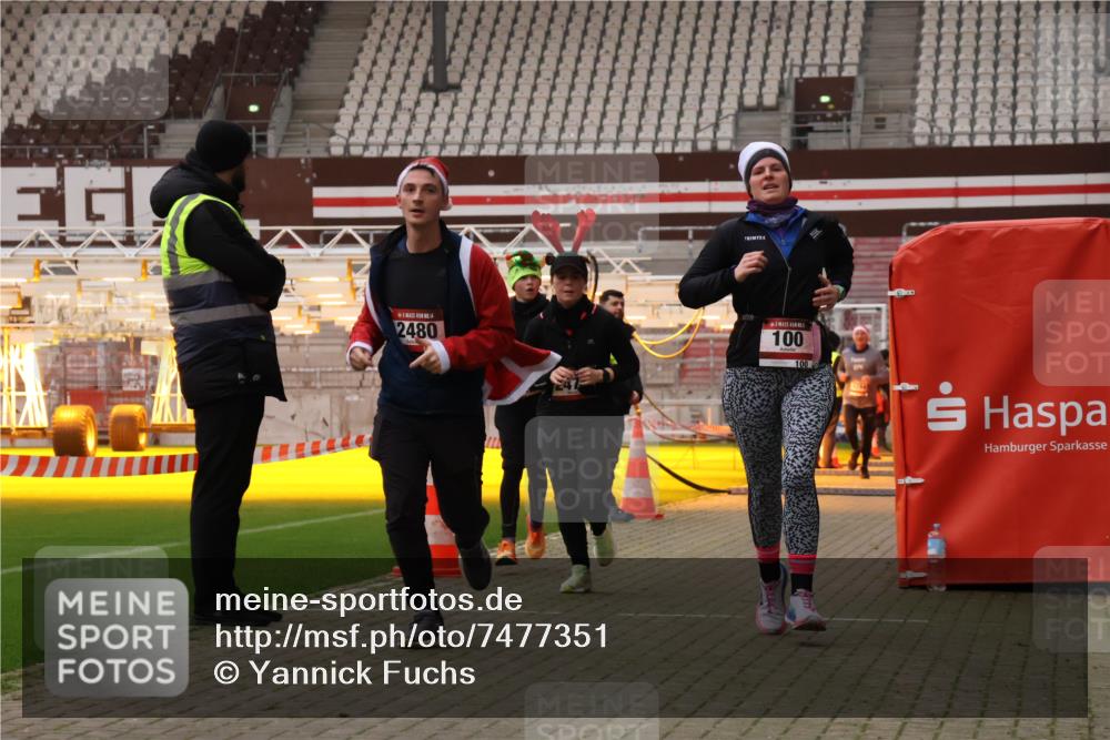 08.12.2024 - St. Pauli X-Mass-Run No. 14 Yannick Fuchs http://msf.ph/oto/7477351 08.12.2024 09:59:47 Ziel 100, 190, 2478, 2480, 2762, 2932, 2958, 3156, 3157, 3294 meine-sportfotos.de