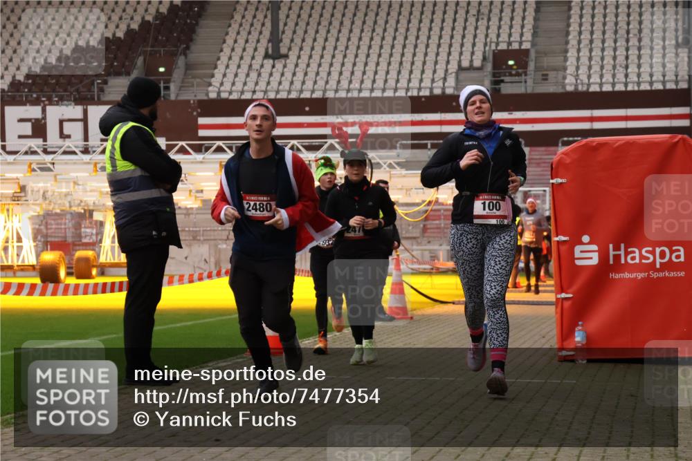 08.12.2024 - St. Pauli X-Mass-Run No. 14 Yannick Fuchs http://msf.ph/oto/7477354 08.12.2024 09:59:47 Ziel 100, 190, 2478, 2480, 2762, 2932, 2958, 3156, 3157, 3294 meine-sportfotos.de