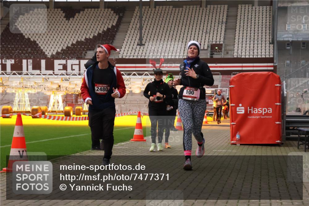 08.12.2024 - St. Pauli X-Mass-Run No. 14 Yannick Fuchs http://msf.ph/oto/7477371 08.12.2024 09:59:49 Ziel 100, 190, 2478, 2480, 2739, 2932, 2958, 3156, 3157, 3294 meine-sportfotos.de
