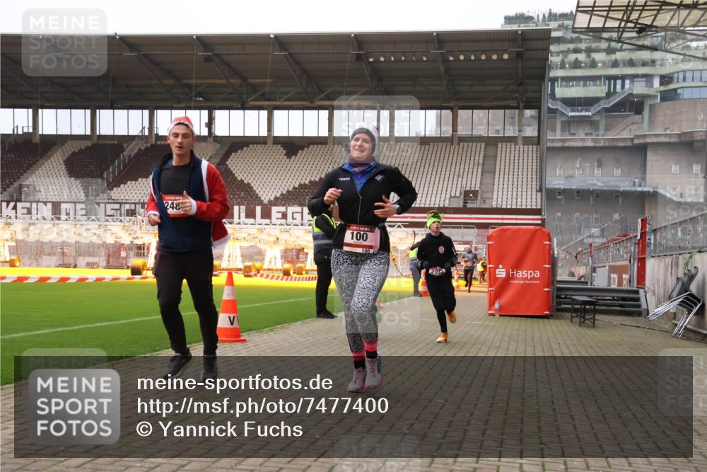 08.12.2024 - St. Pauli X-Mass-Run No. 14 Yannick Fuchs http://msf.ph/oto/7477400 08.12.2024 09:59:50 Ziel 100, 123, 190, 2478, 2480, 2739, 2932, 2958, 3294 meine-sportfotos.de