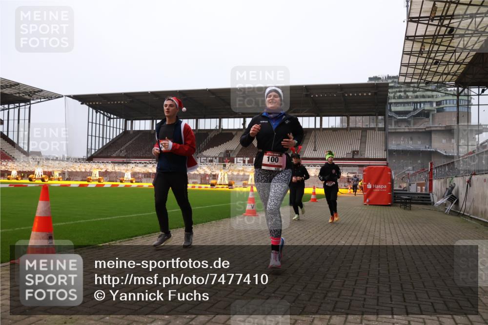 08.12.2024 - St. Pauli X-Mass-Run No. 14 Yannick Fuchs http://msf.ph/oto/7477410 08.12.2024 09:59:51 Ziel 100, 123, 190, 2478, 2480, 2739, 2932, 2958, 3294 meine-sportfotos.de