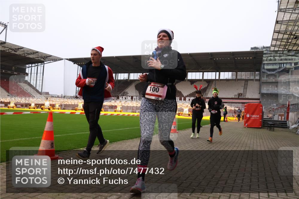 08.12.2024 - St. Pauli X-Mass-Run No. 14 Yannick Fuchs http://msf.ph/oto/7477432 08.12.2024 09:59:52 Ziel 100, 123, 2478, 2480, 2739, 2932, 2958, 3294 meine-sportfotos.de