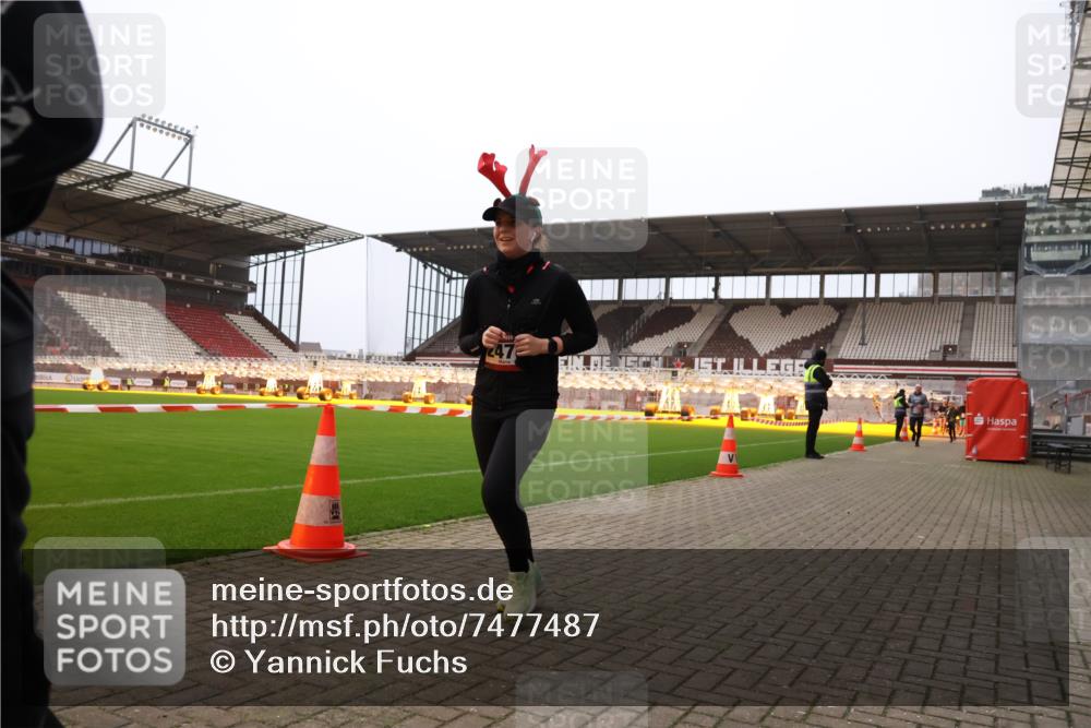 08.12.2024 - St. Pauli X-Mass-Run No. 14 Yannick Fuchs http://msf.ph/oto/7477487 08.12.2024 09:59:54 Ziel 100, 123, 2478, 2480, 2739, 2932, 2958, 3294 meine-sportfotos.de
